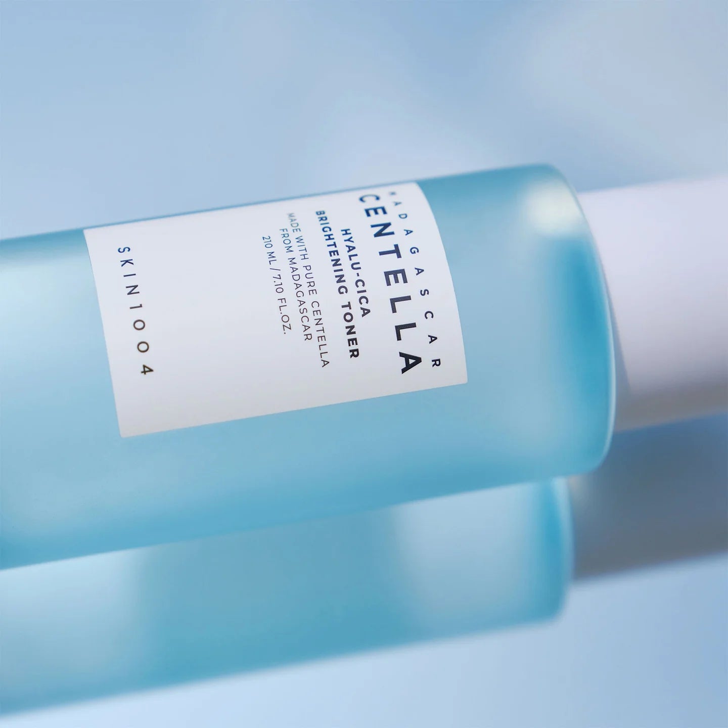 Toner Brightening Hyalucica  - CENTELLA 210ML