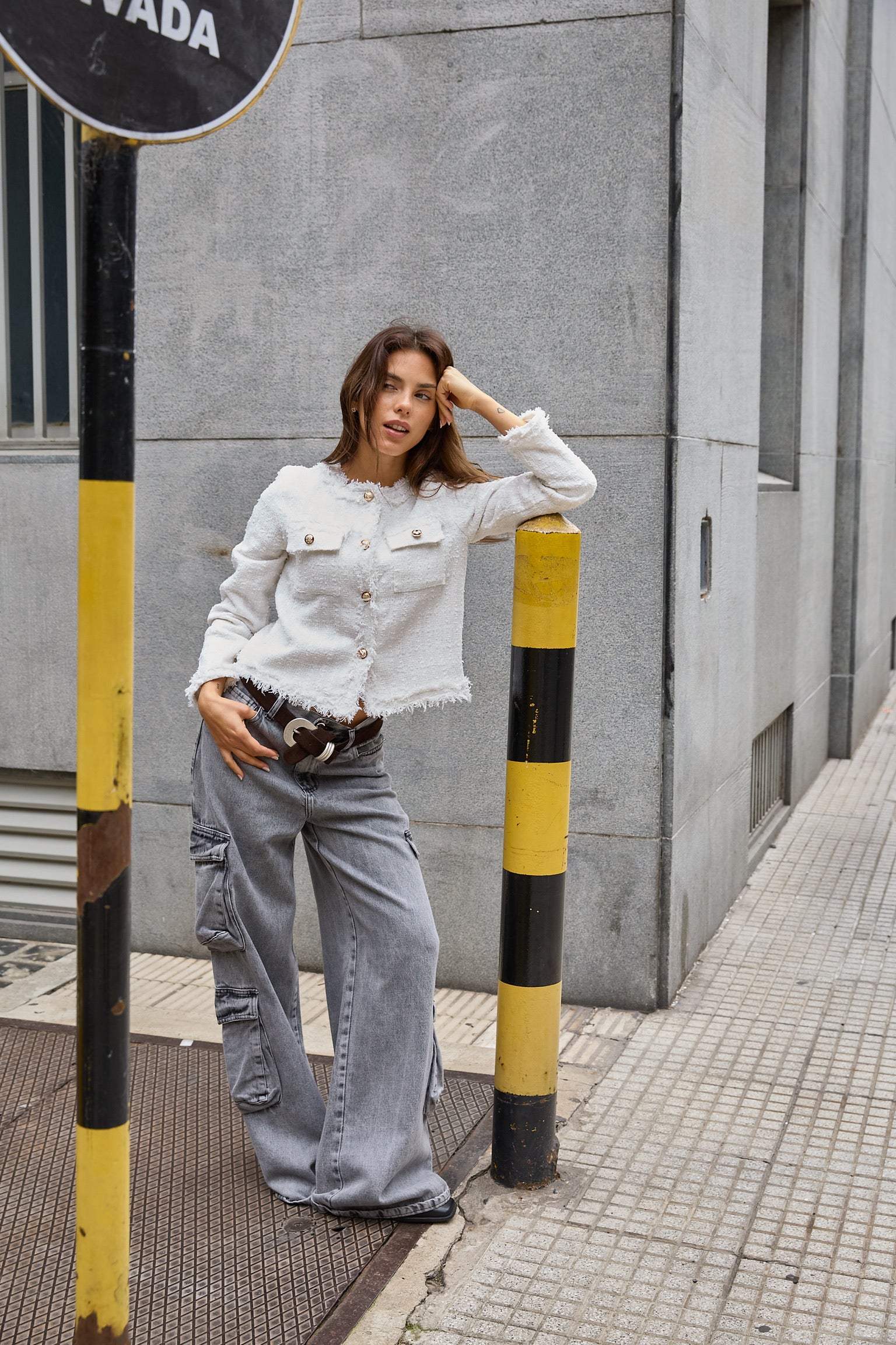 JEAN ADILA GRIS