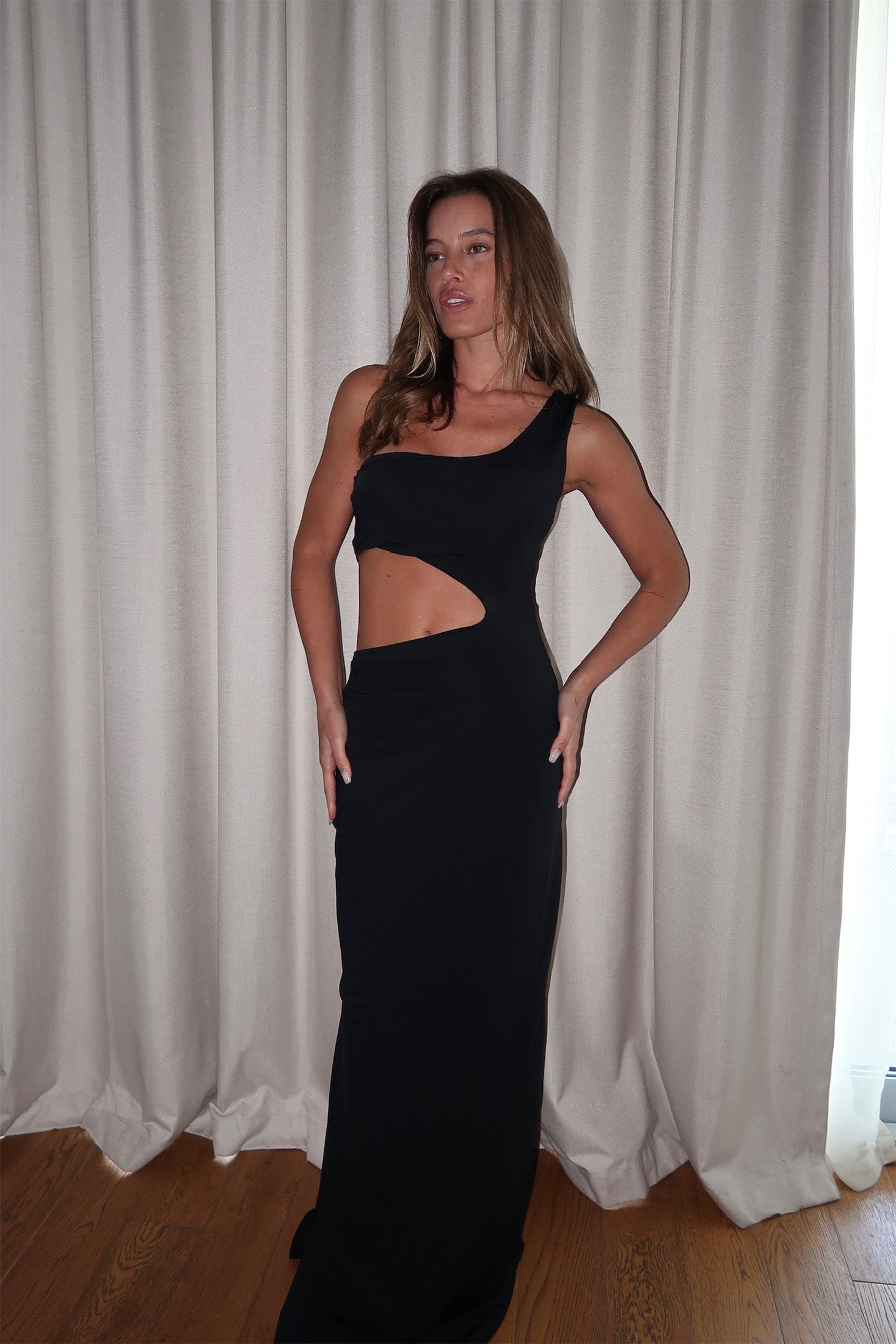 VESTIDO CHERRY NEGRO