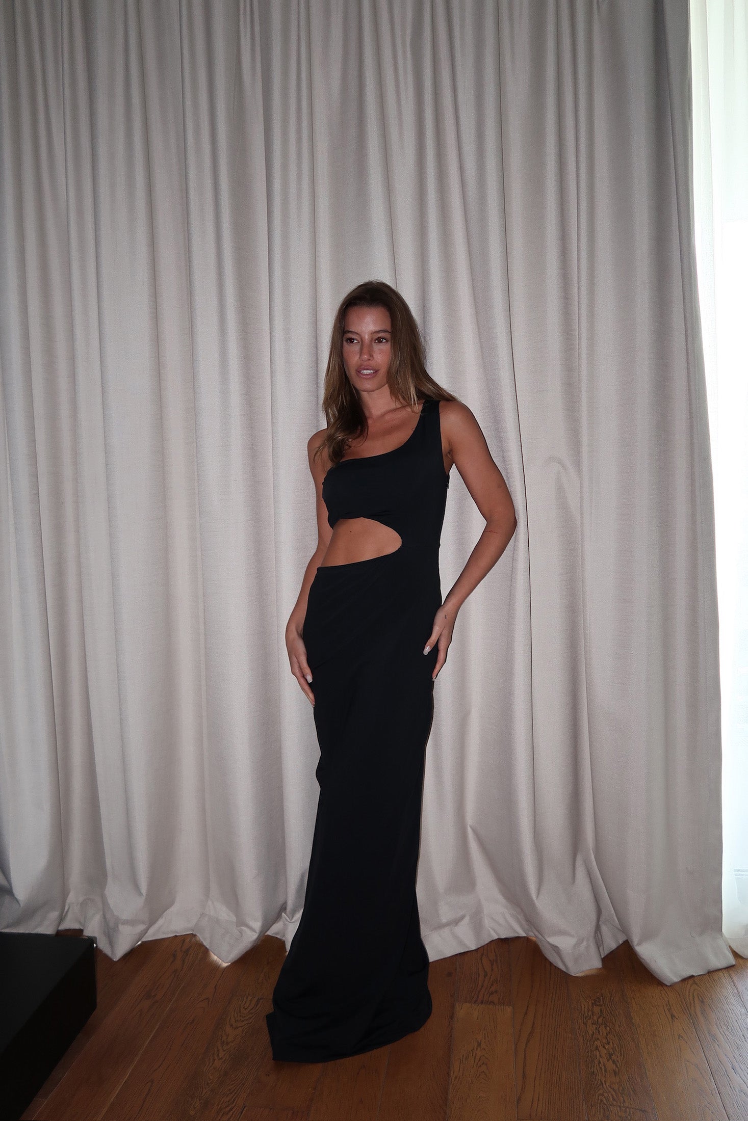 VESTIDO CHERRY NEGRO