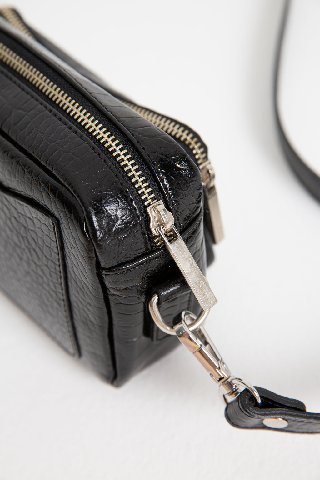 CARTERA CLASH NEGRO