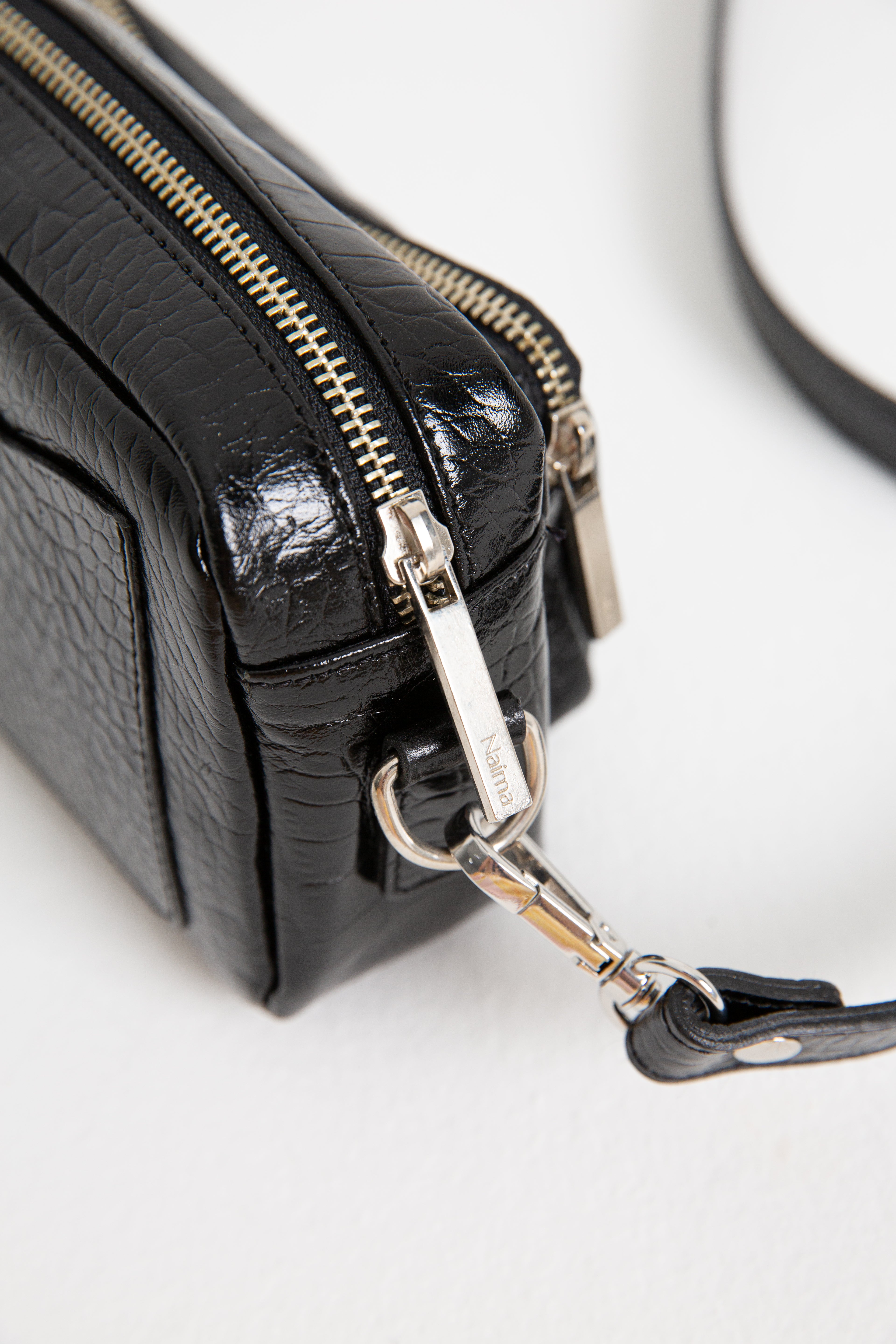 CARTERA CLASH NEGRO