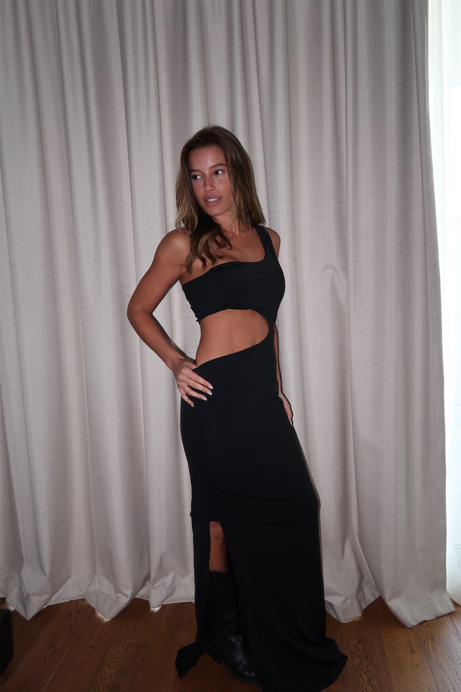 VESTIDO CHERRY NEGRO