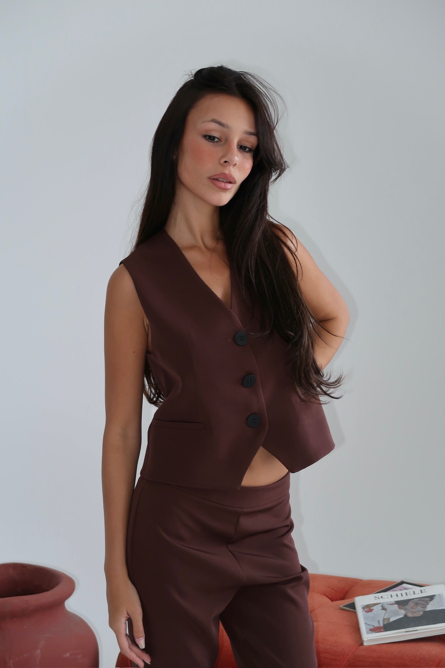 CHALECO LYANNA MARRON