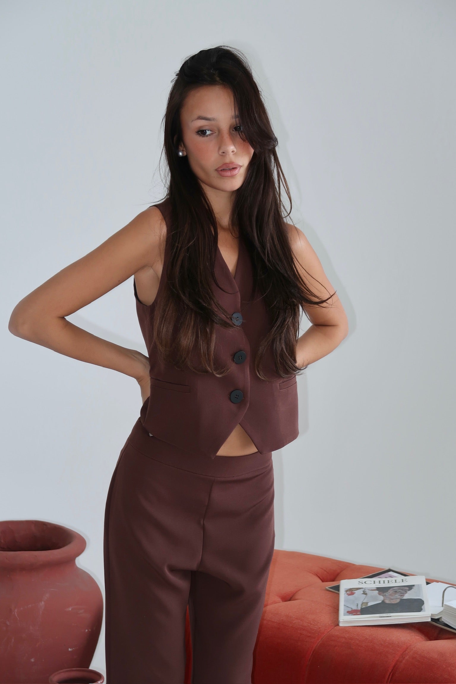 CHALECO LYANNA MARRON