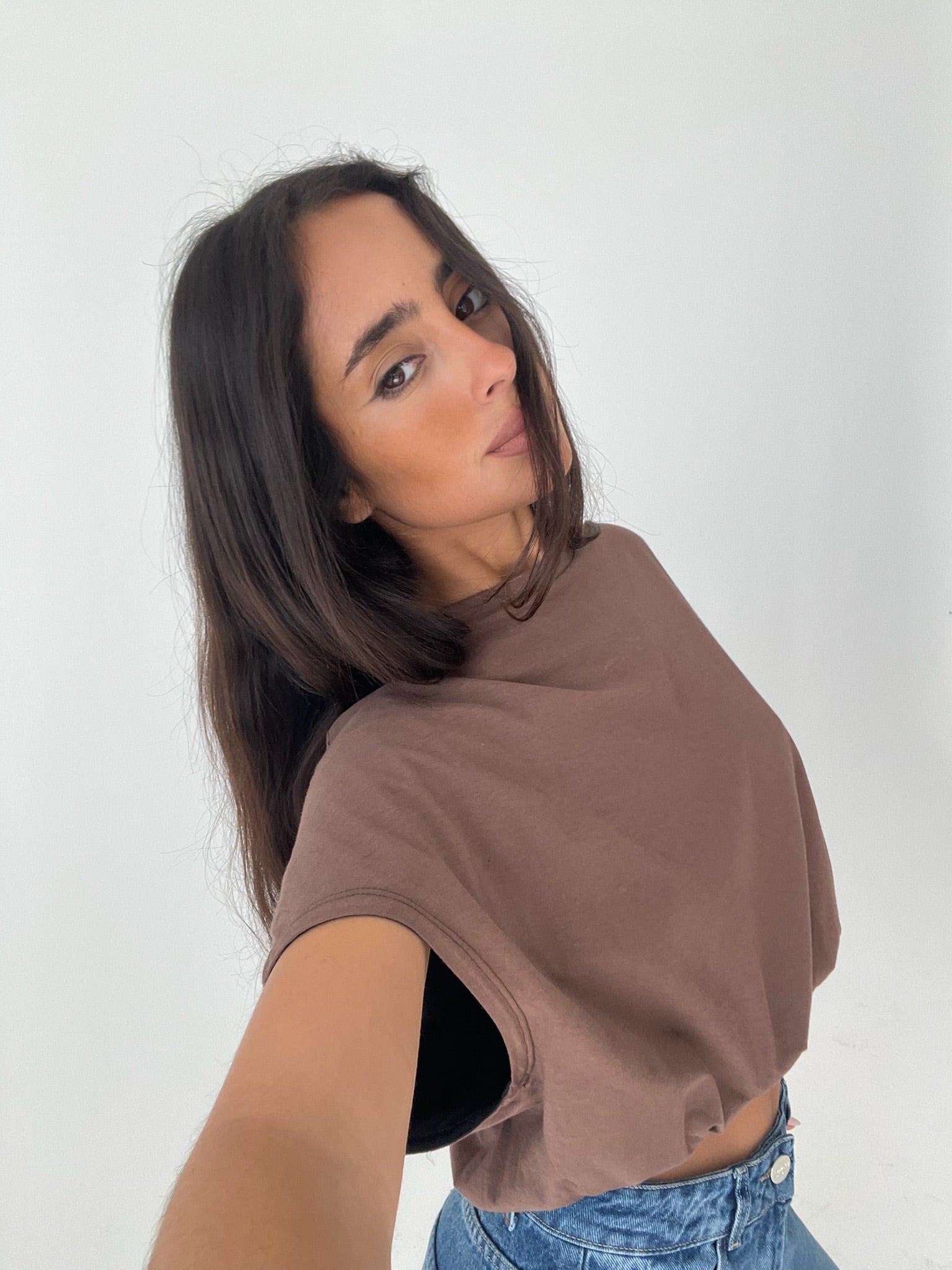 REMERA AYLA MARRON