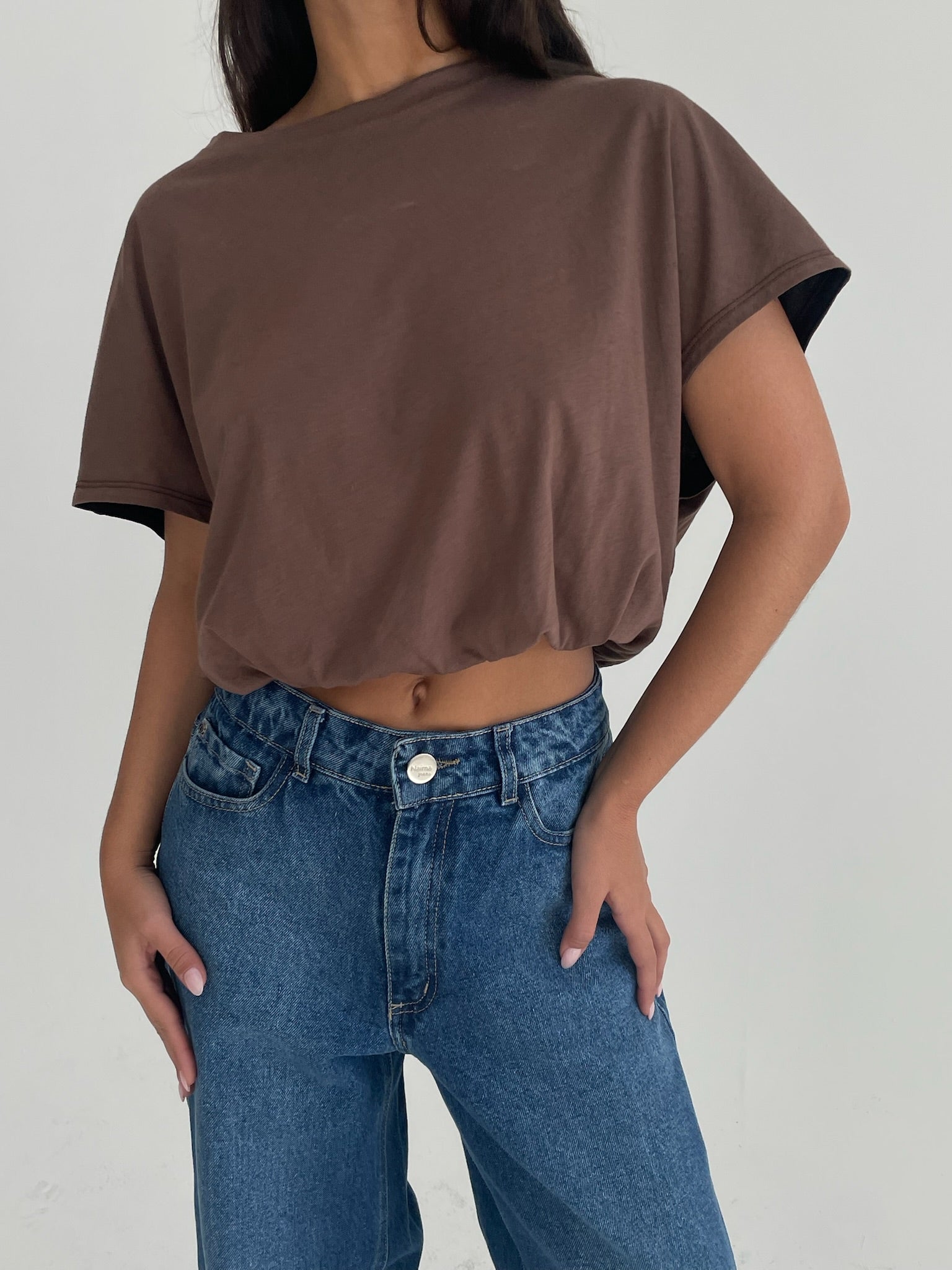 REMERA AYLA MARRON