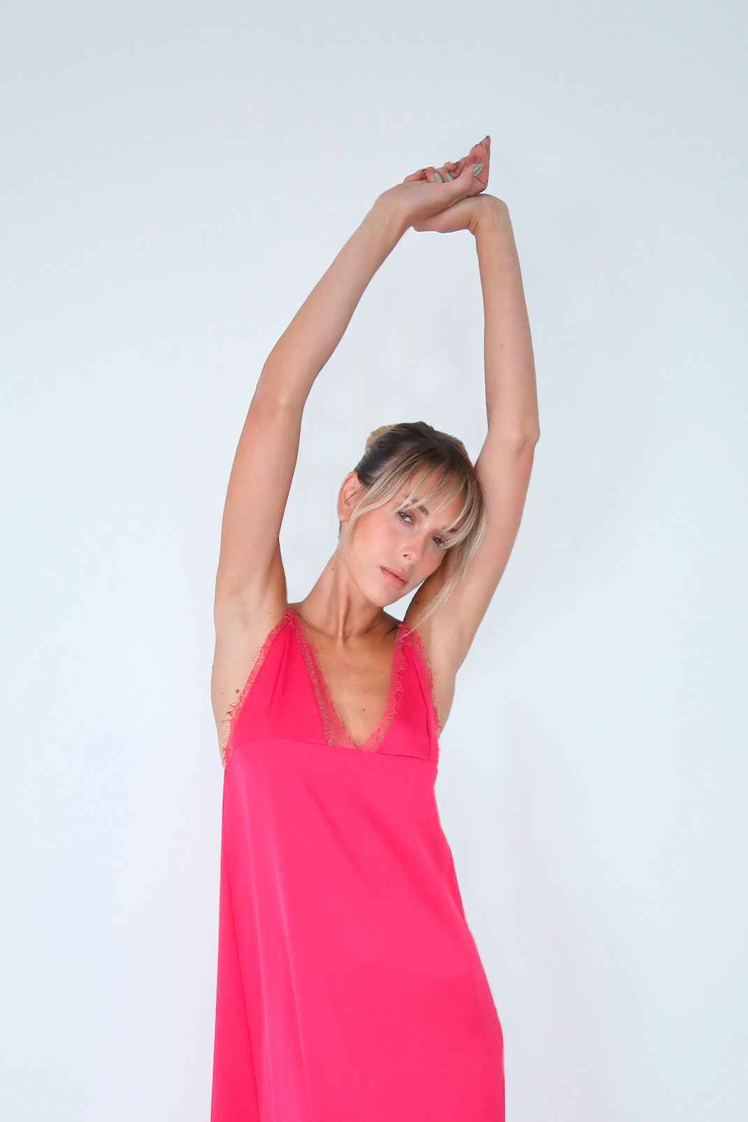 VESTIDO MONARCA FUCSIA