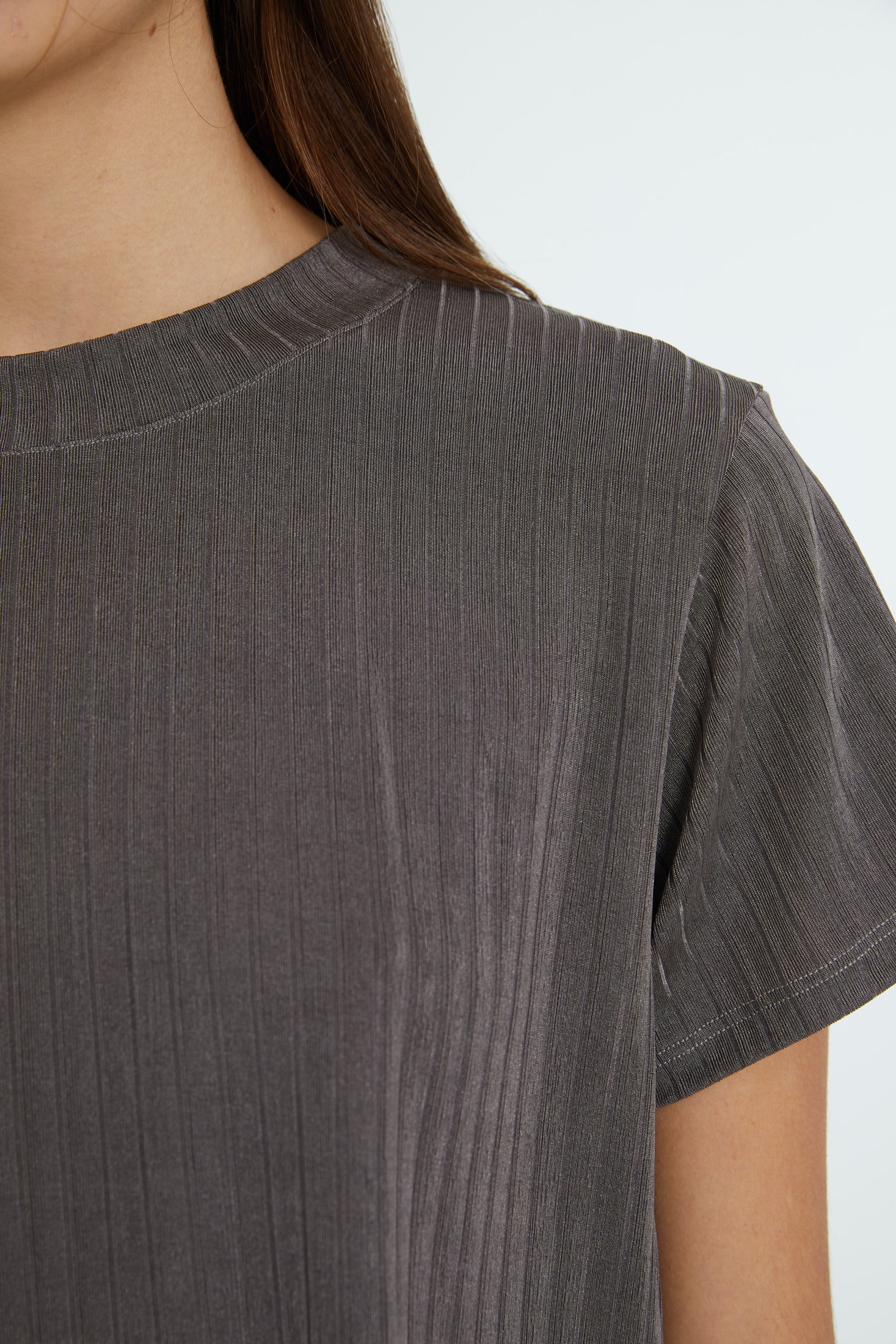 REMERA AYRON GRIS
