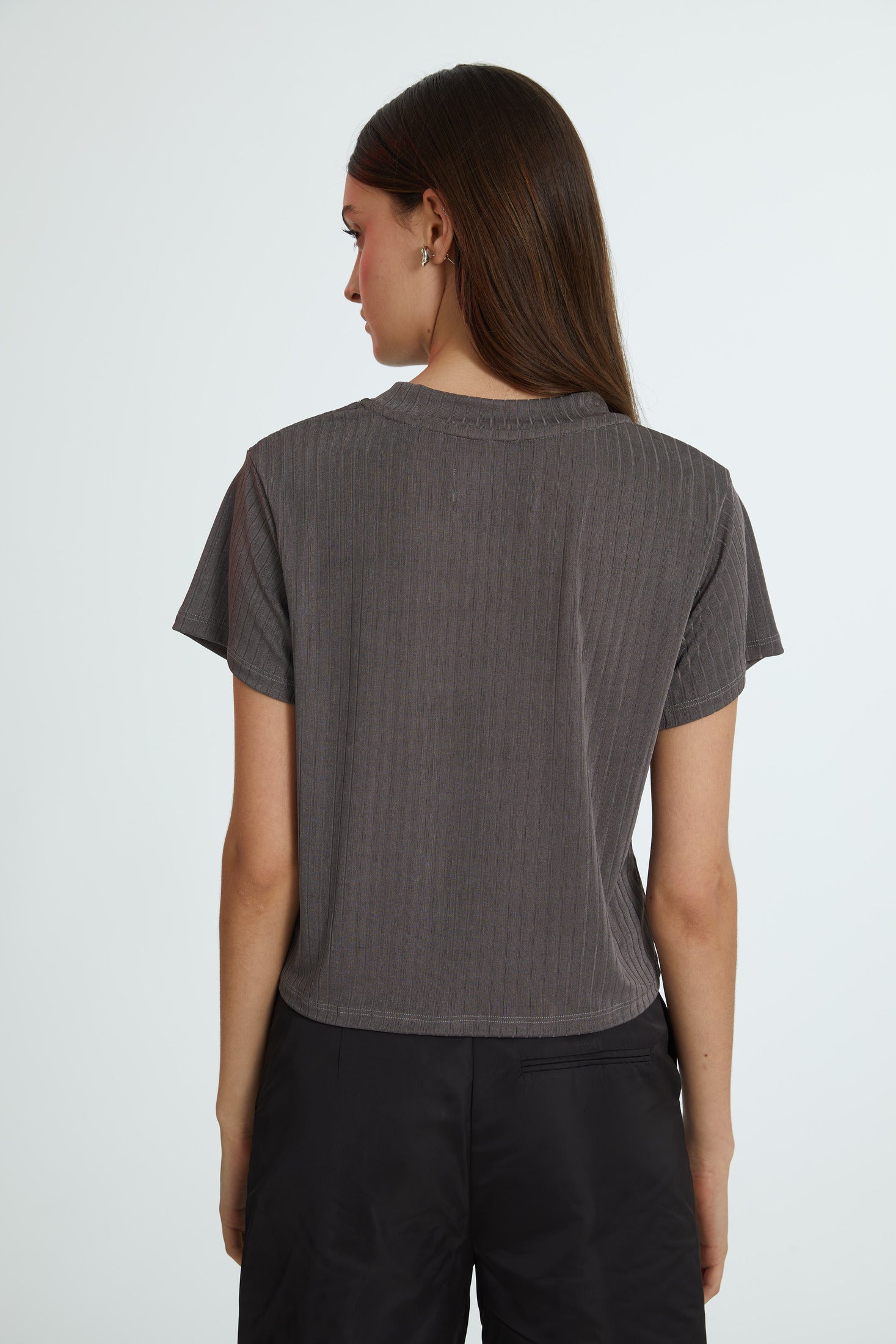 REMERA AYRON GRIS