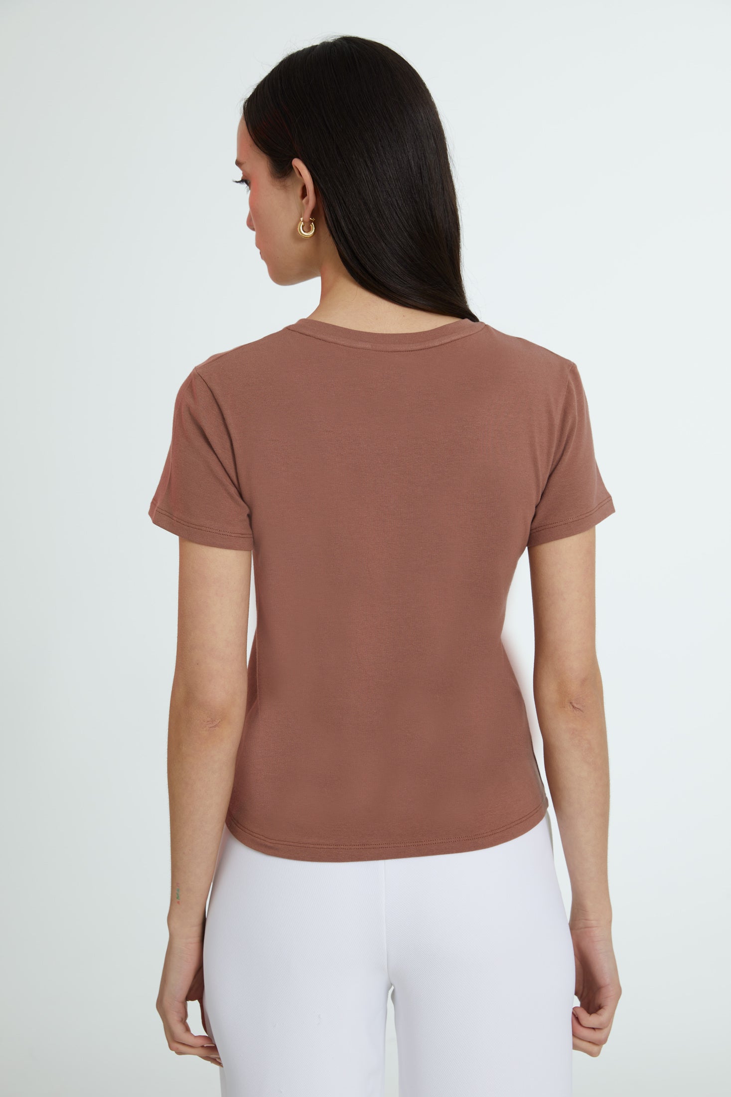 REMERA XUE MARRÓN